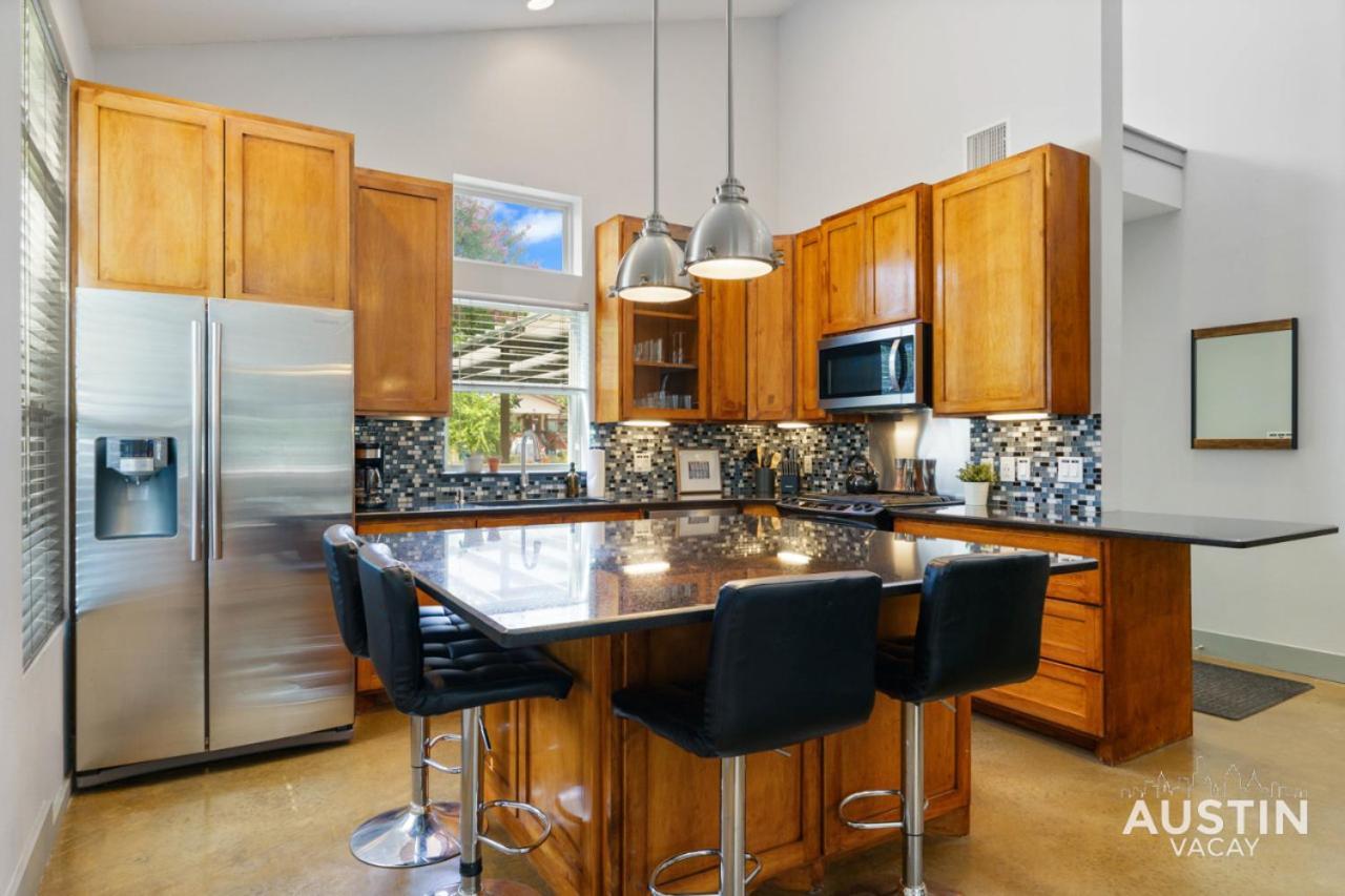 Hot Tub Hideaway An Incredible Hangout Plus Amenities Austin Exterior photo