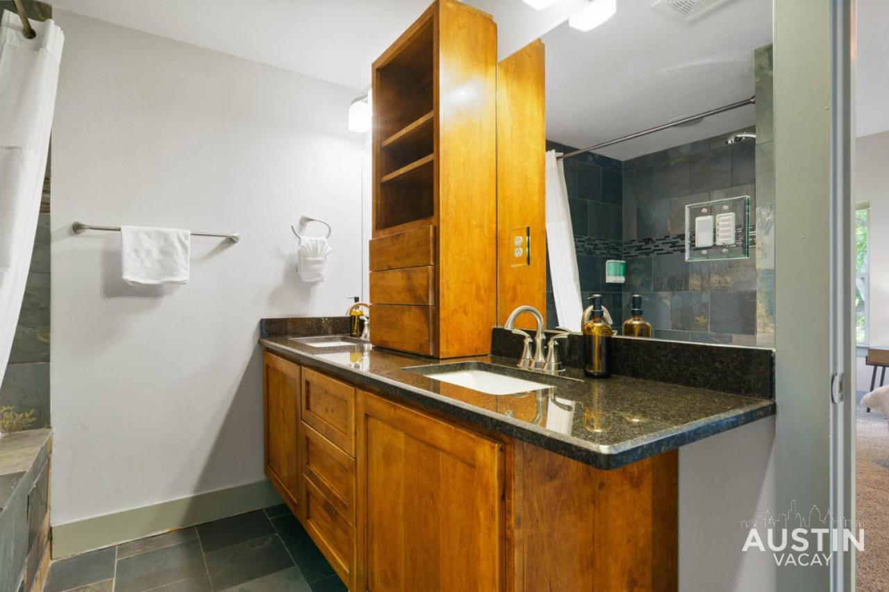 Hot Tub Hideaway An Incredible Hangout Plus Amenities Austin Exterior photo