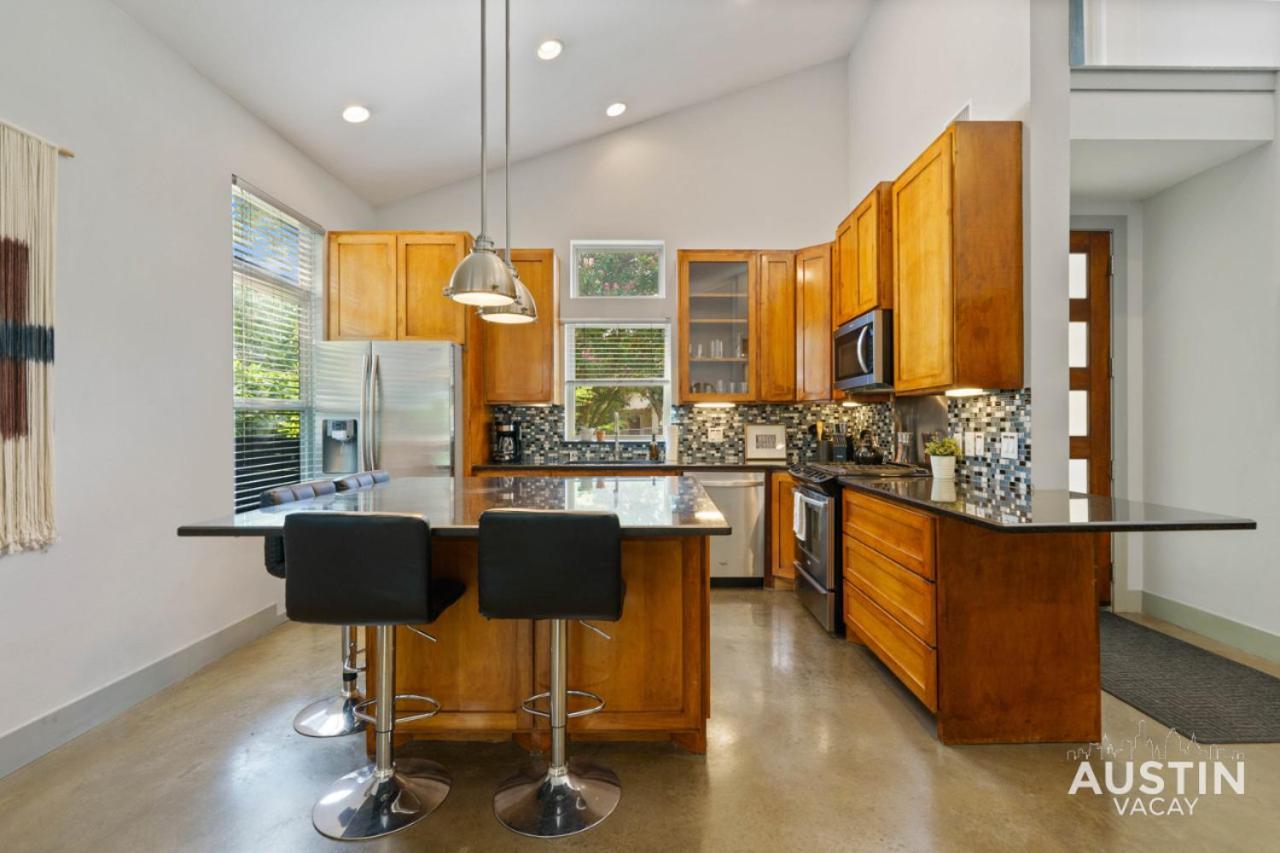 Hot Tub Hideaway An Incredible Hangout Plus Amenities Austin Exterior photo